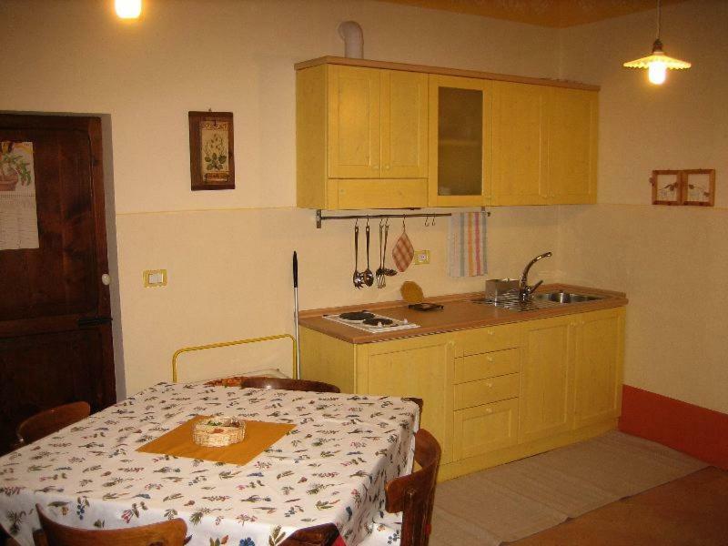 Bed & Breakfast Del Teatro Cagli Buitenkant foto