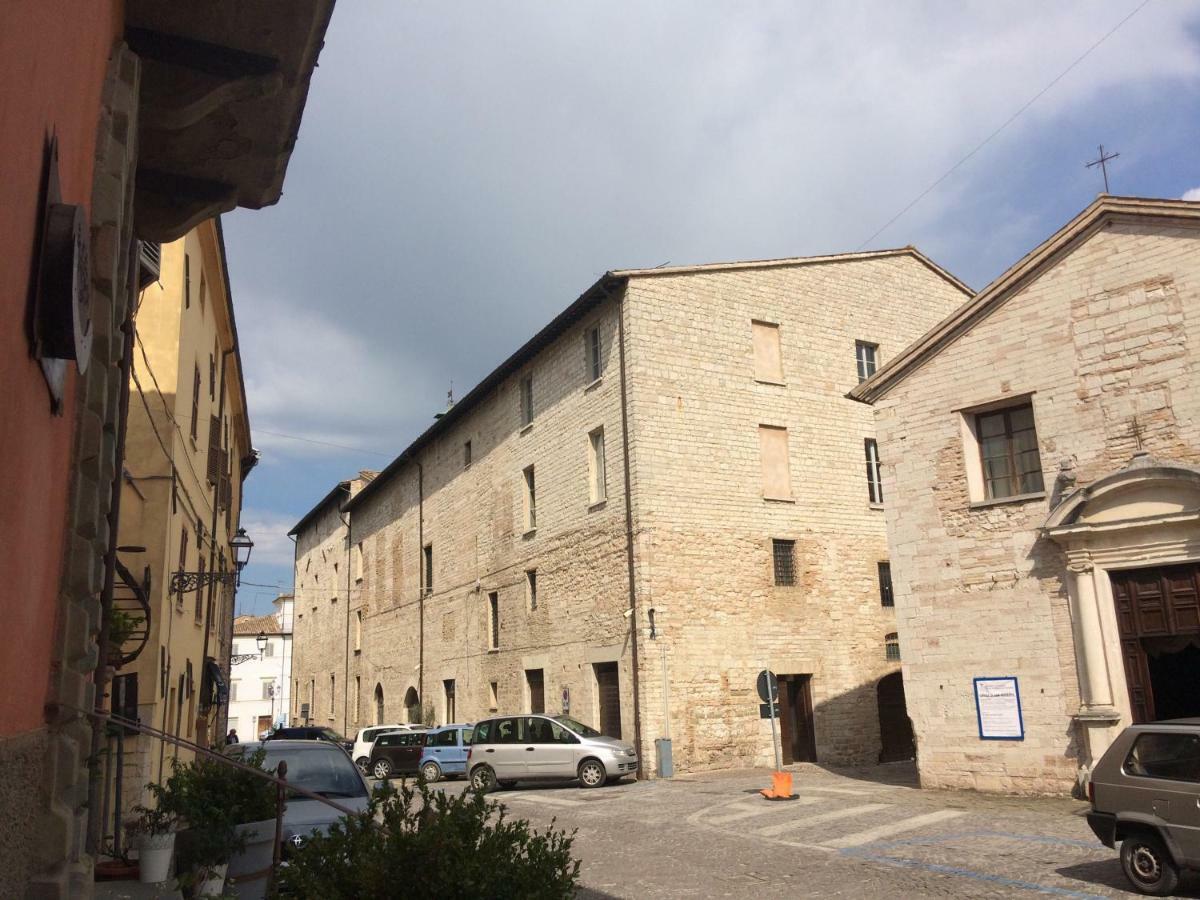 Bed & Breakfast Del Teatro Cagli Buitenkant foto